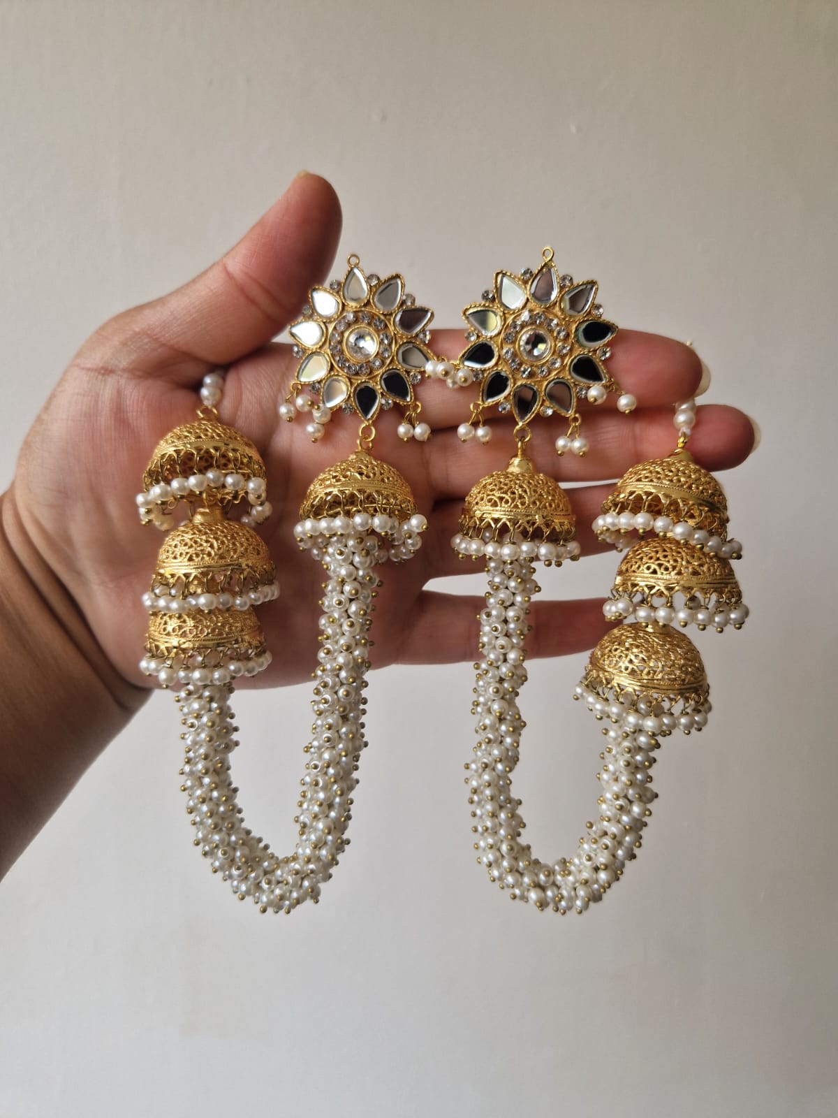 Kundan jhumkas with sahare