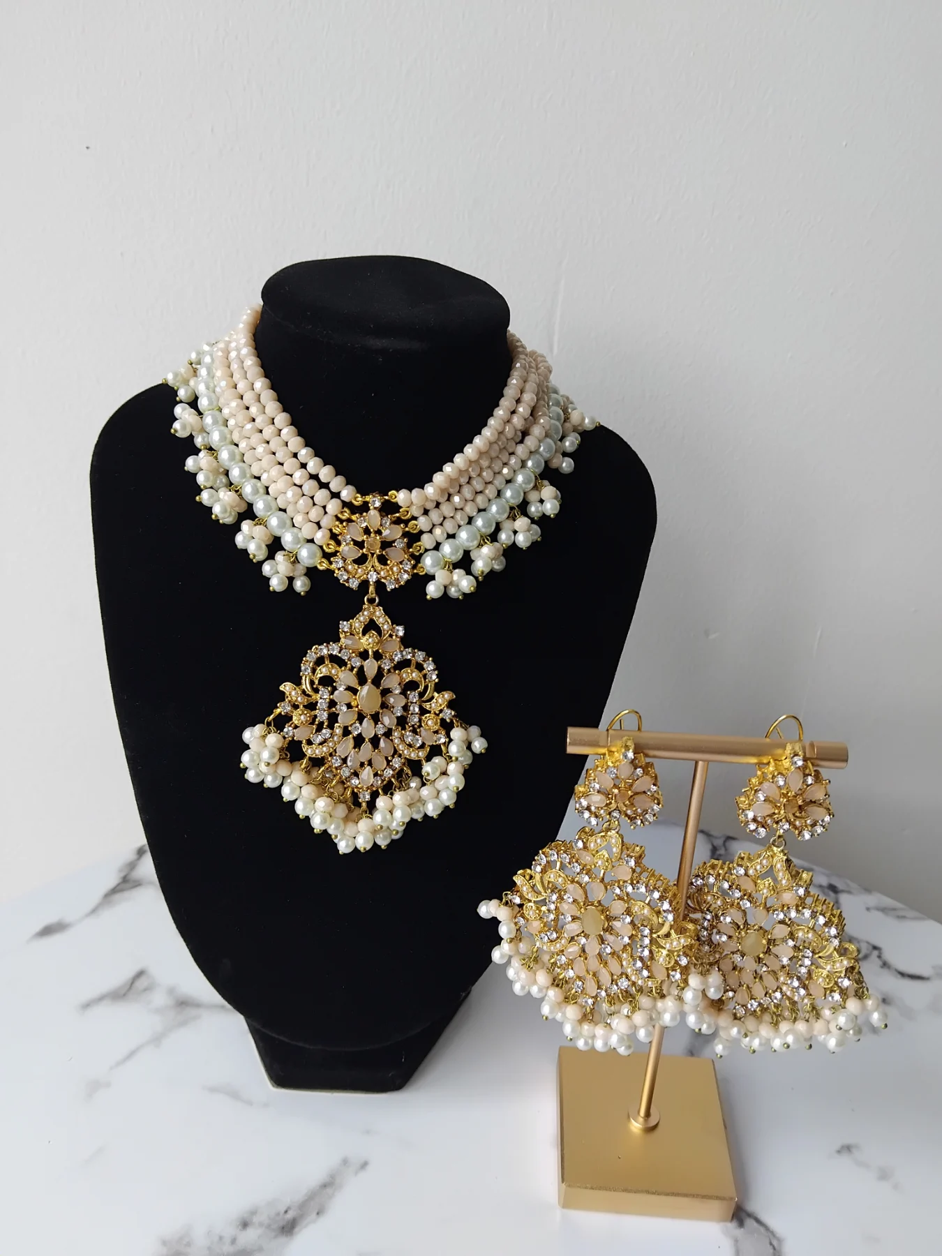 Pearl and Crystals choker set