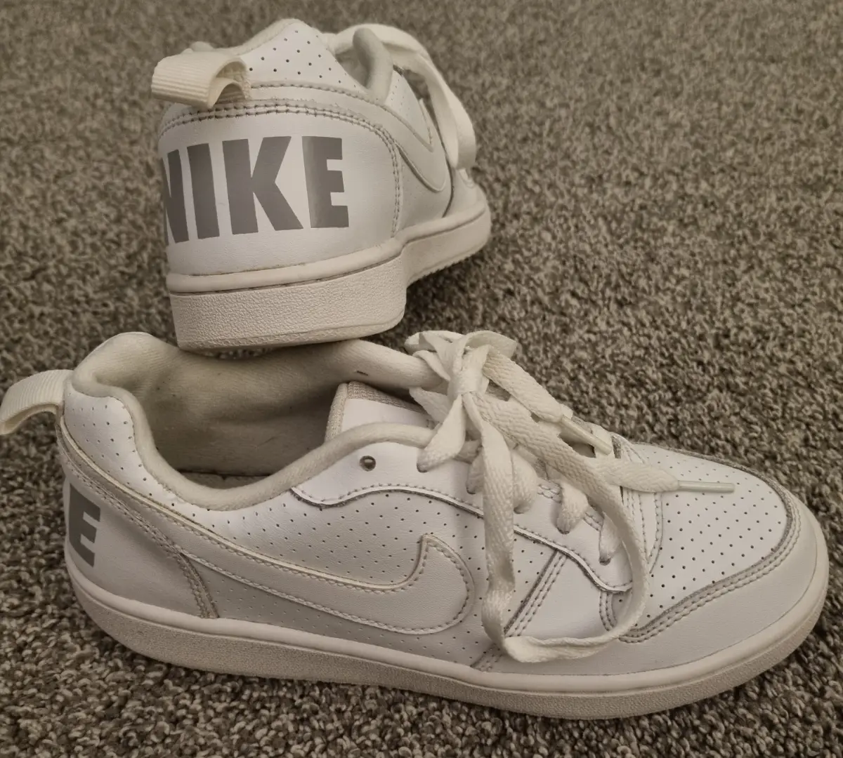 Nike Court Borough White Size 4