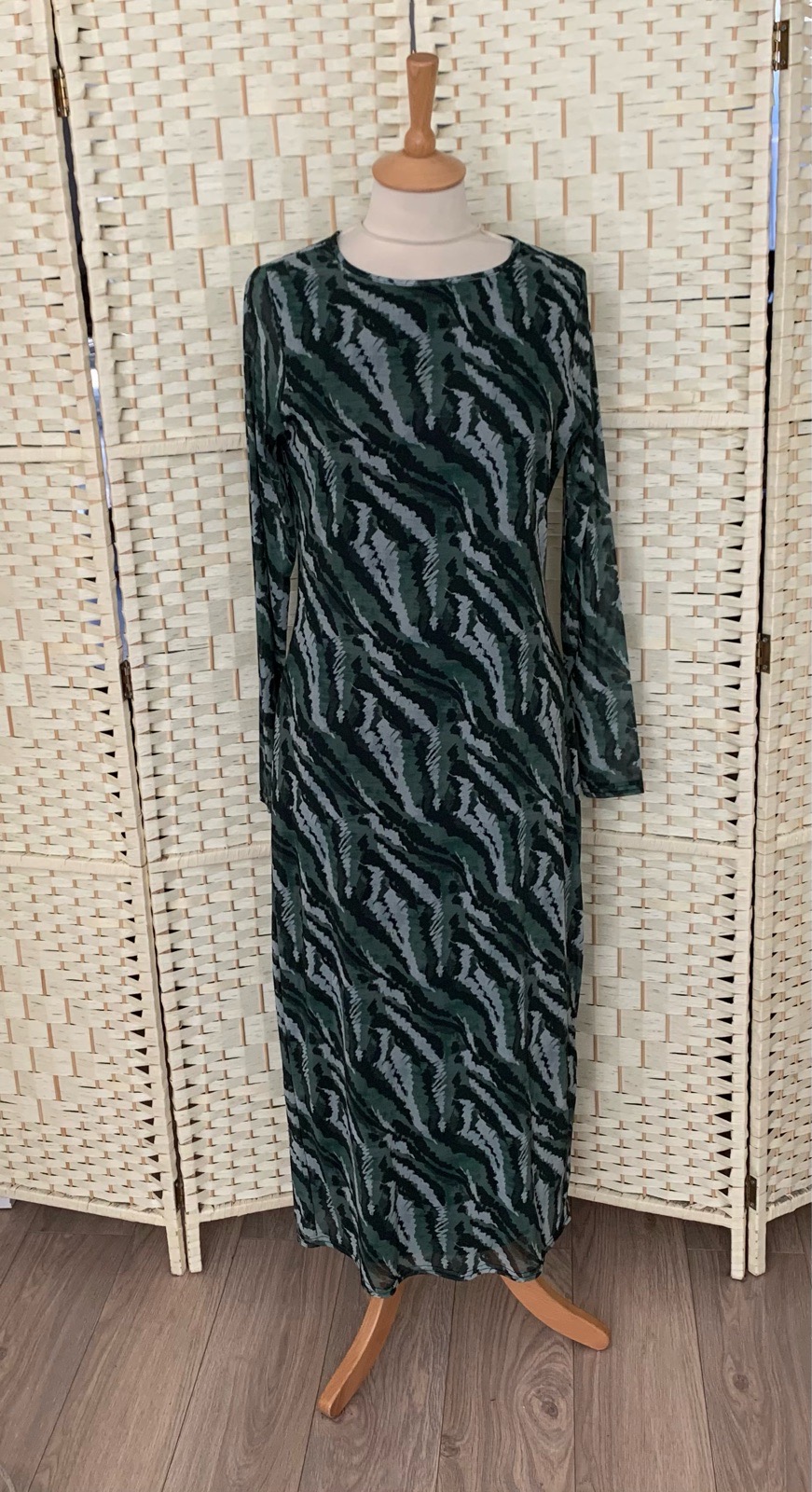 M&Co Green Long Sleeve Stretch Mesh Midi Dress Size 14