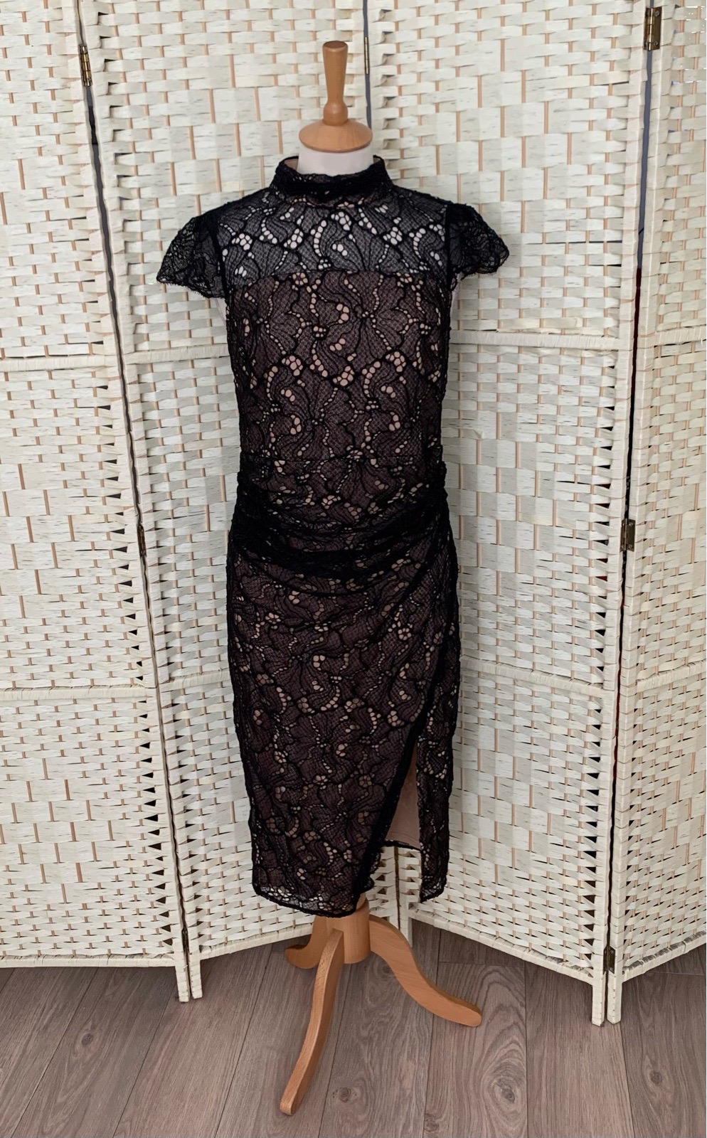 Lipsy Black Lace Capped Sleeve Evening / Party Dress Size 12