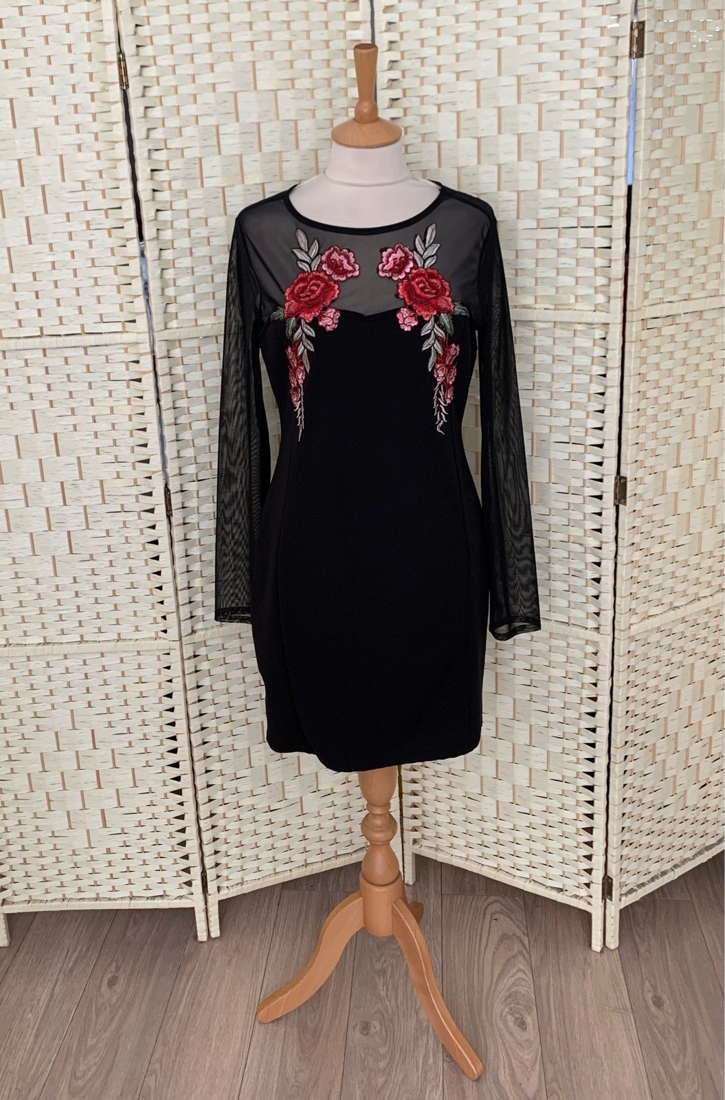 Quiz Black & Red Floral Embroidered Stretch Dress Size 16