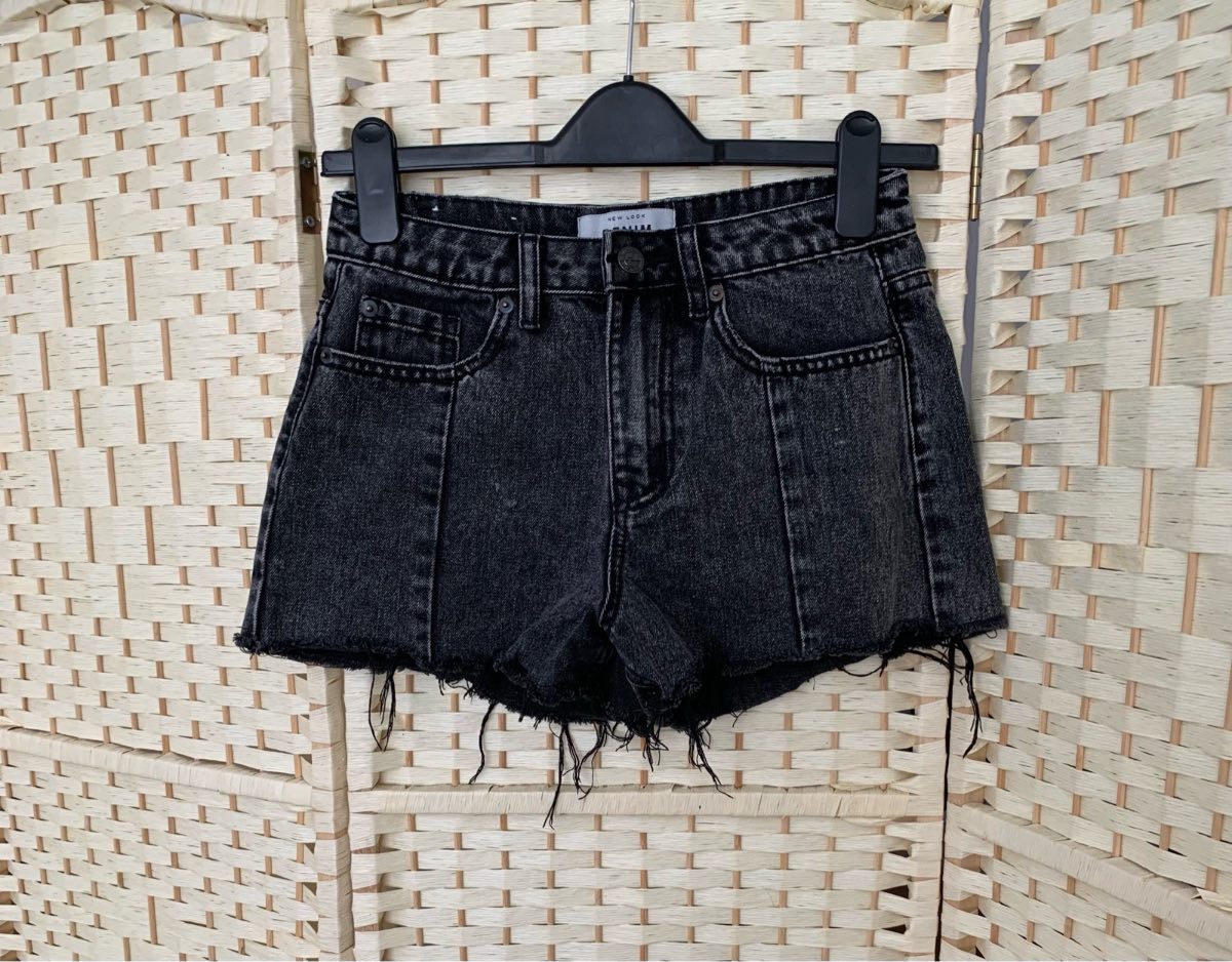 New Look Black Stonewash Cut Off Style Denim Shorts Size 8