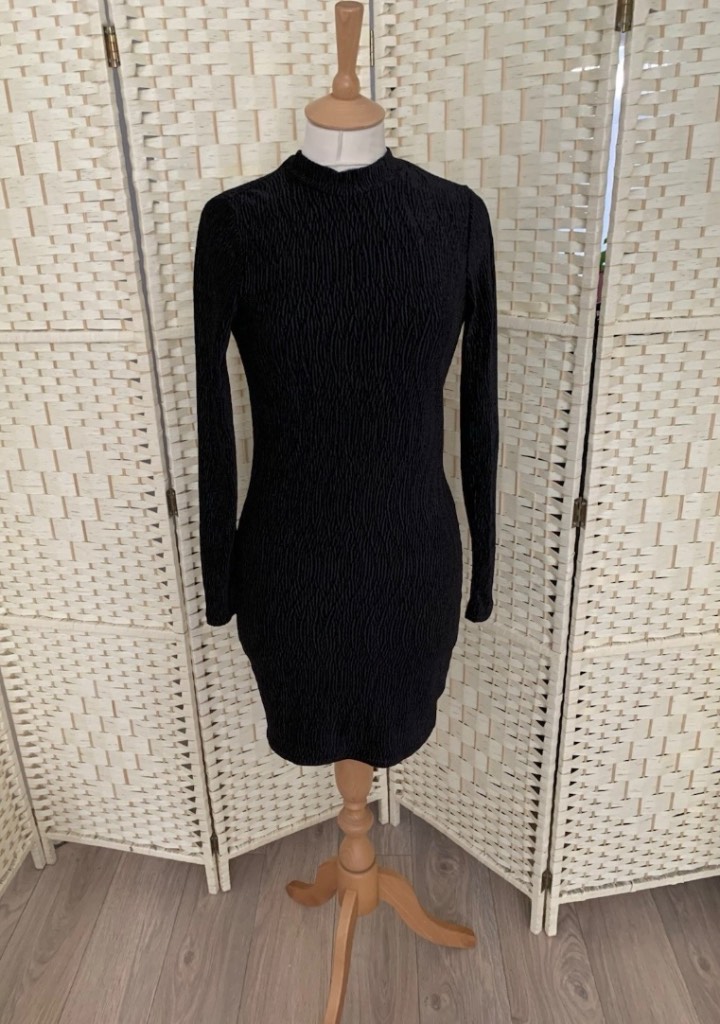 H&M Black Stretch Velvet Open Back Dress Size Small 8-10