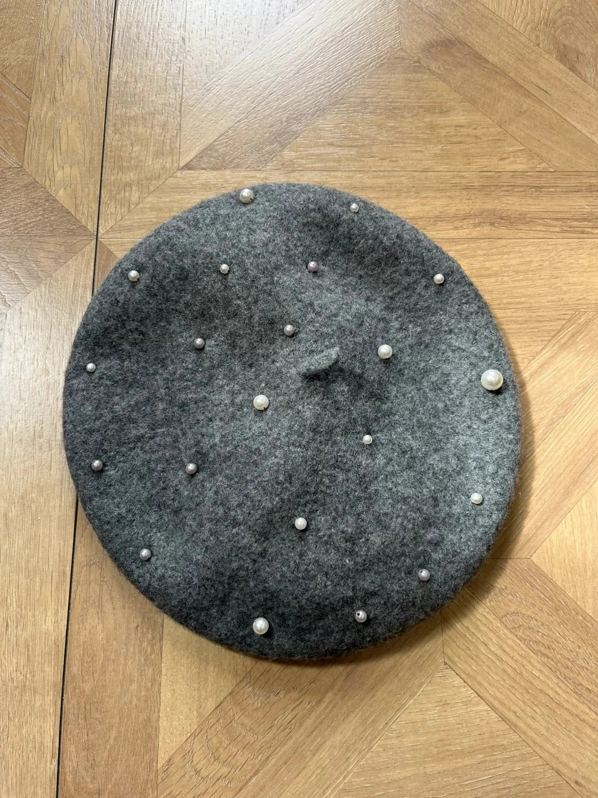 Women’s grey wool blend pearl detail very one size hat