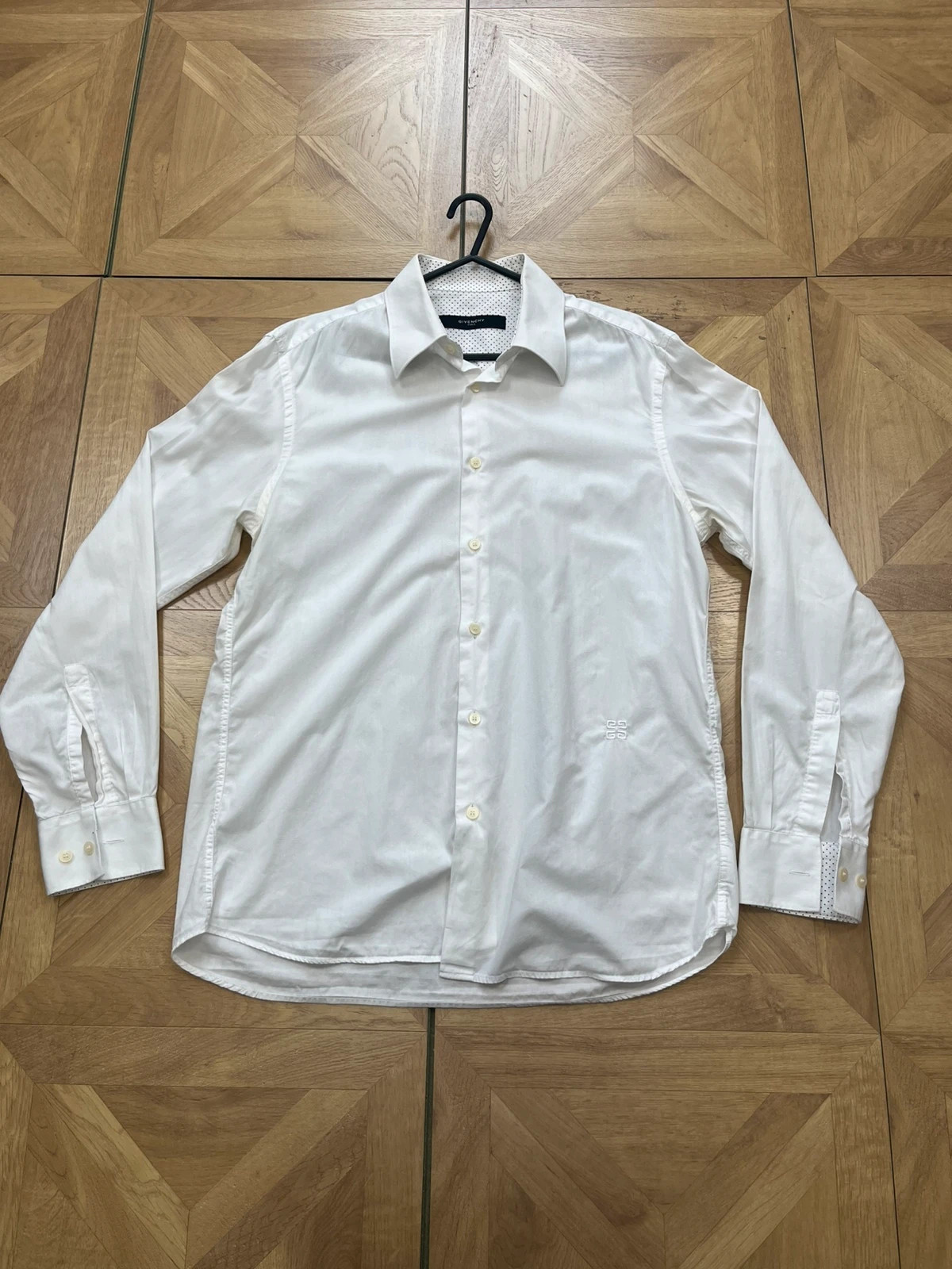 Men’s givenchy white size L button up shirt