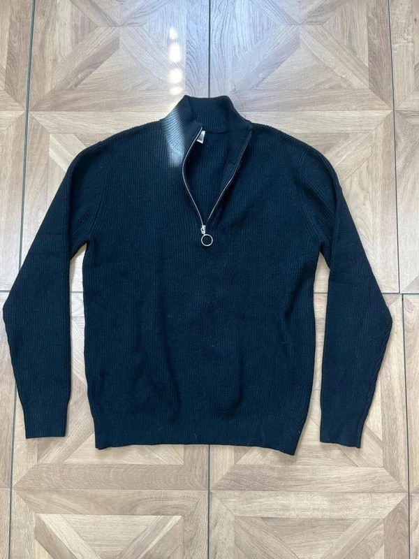 Women’s M quarter zip acrylic black long sleeve jumper
