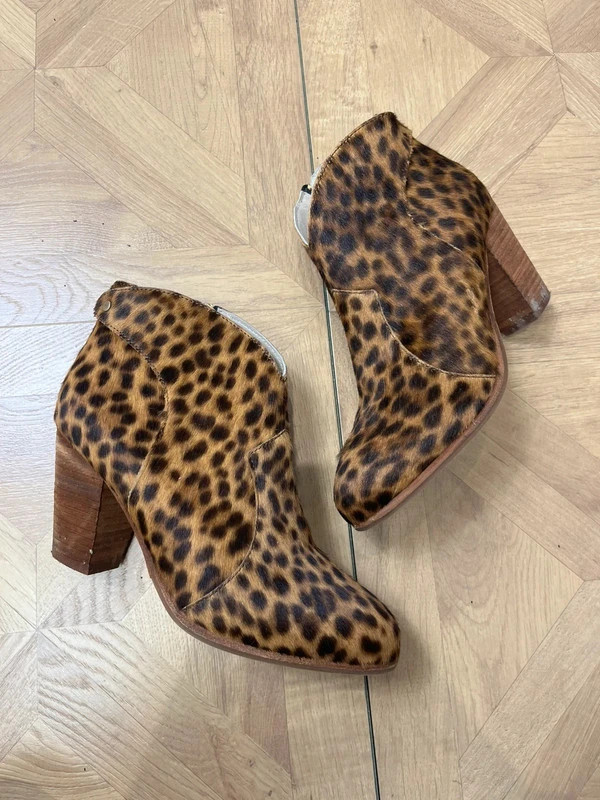 Women’s leopard print boden zip up y2k ankle boots