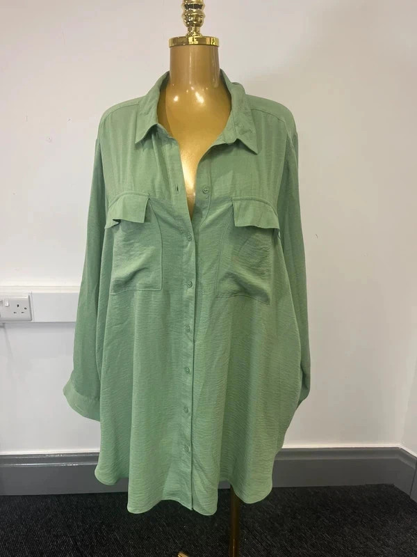 Women’s George Green button up long sleeve shirt