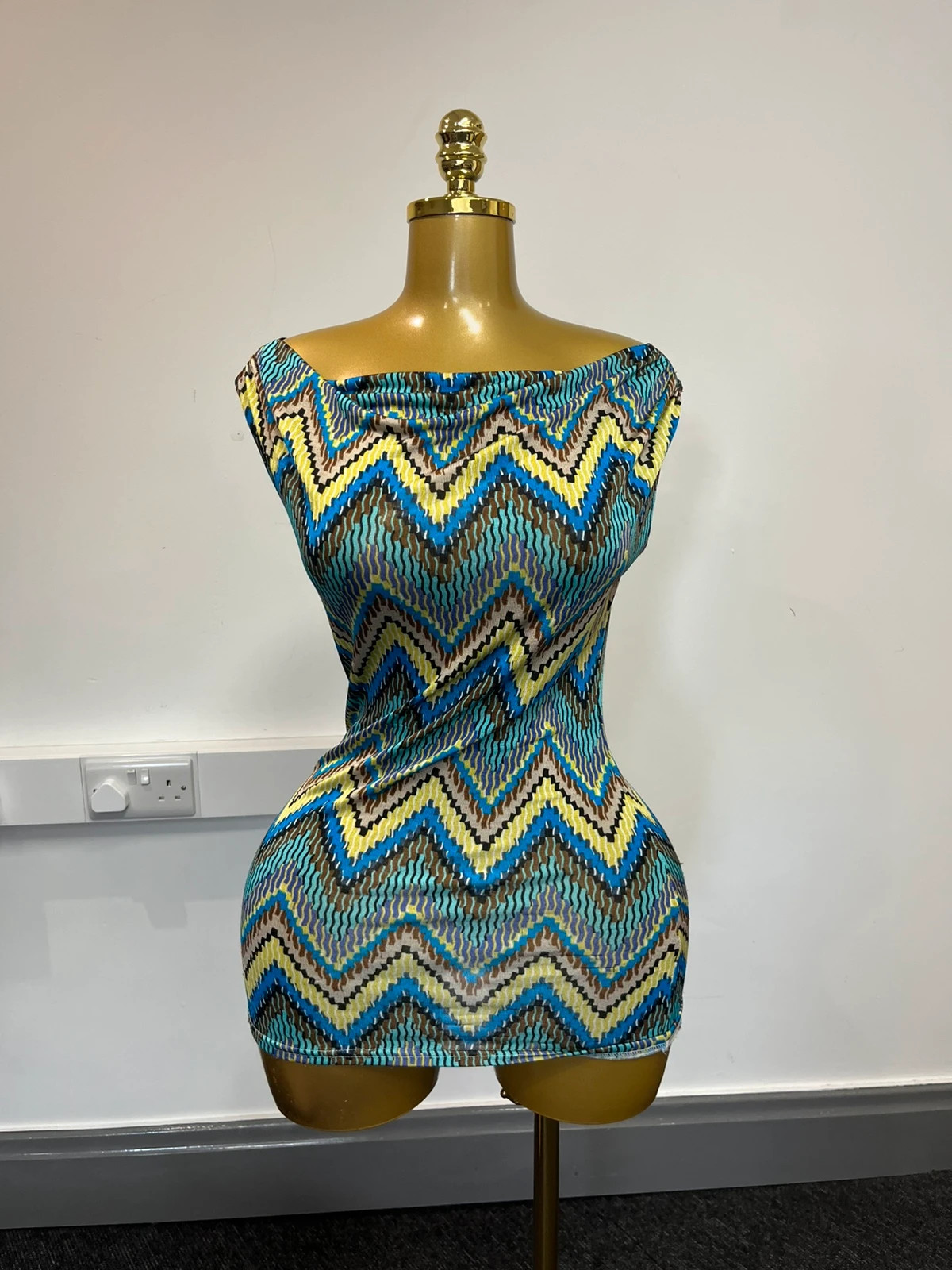 Ingenue Blue multi Chevron Print Mini Dress Geometric Off Shoulder Party Medium