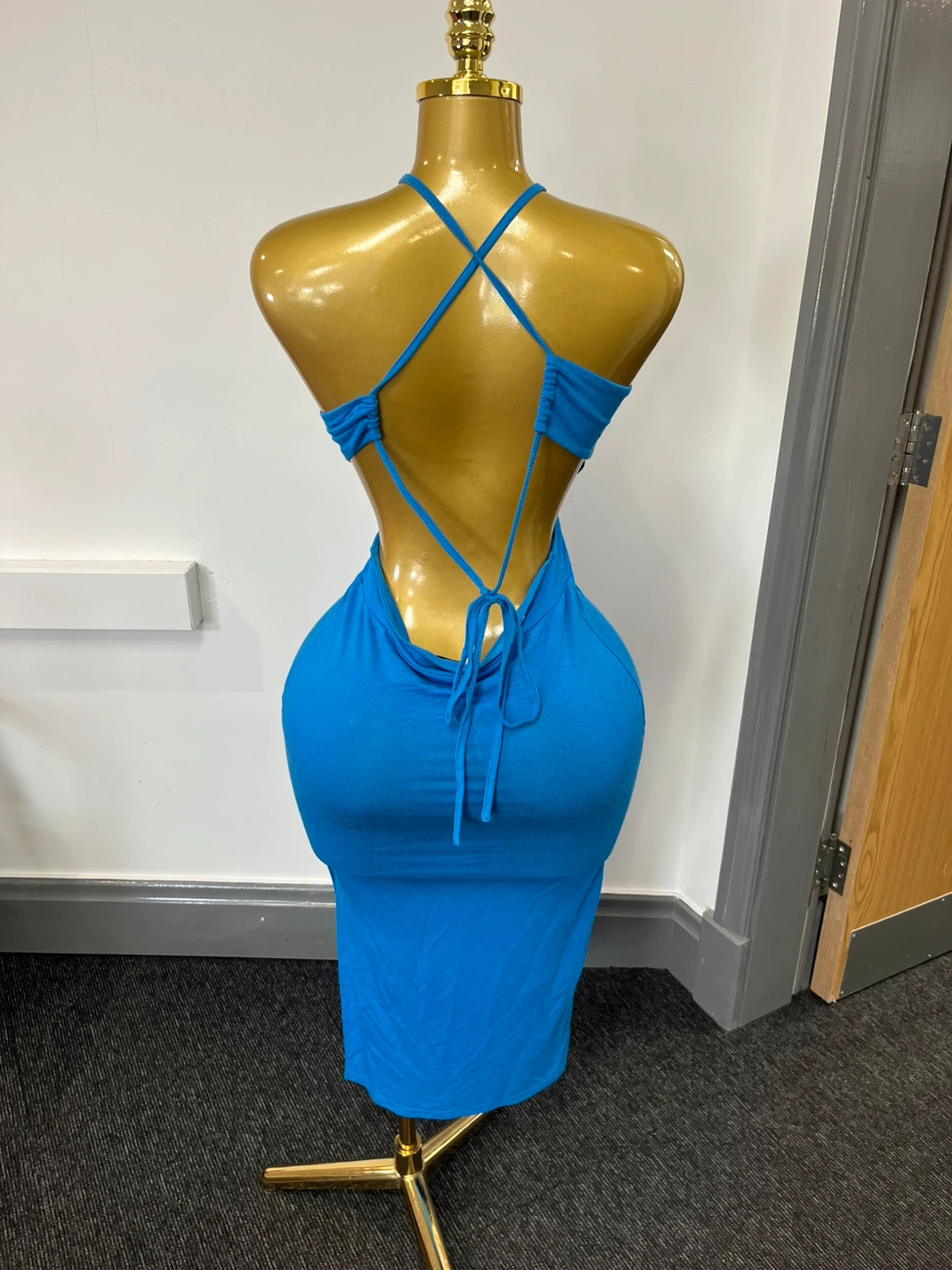 If yooou size S backless slit detail blue holiday midi dress