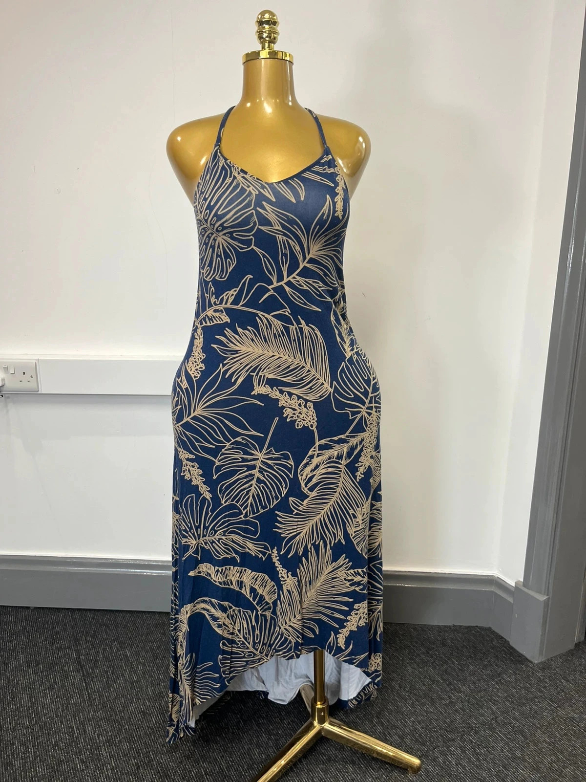 Tahari Navy Blue Tropical Leaf Print Maxi Dress Cream Botanical Halter Neck Backless Boho Small