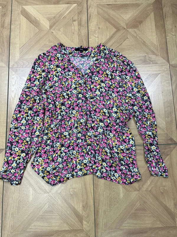 Next size 16 floral long sleeve button up shirt blouse
