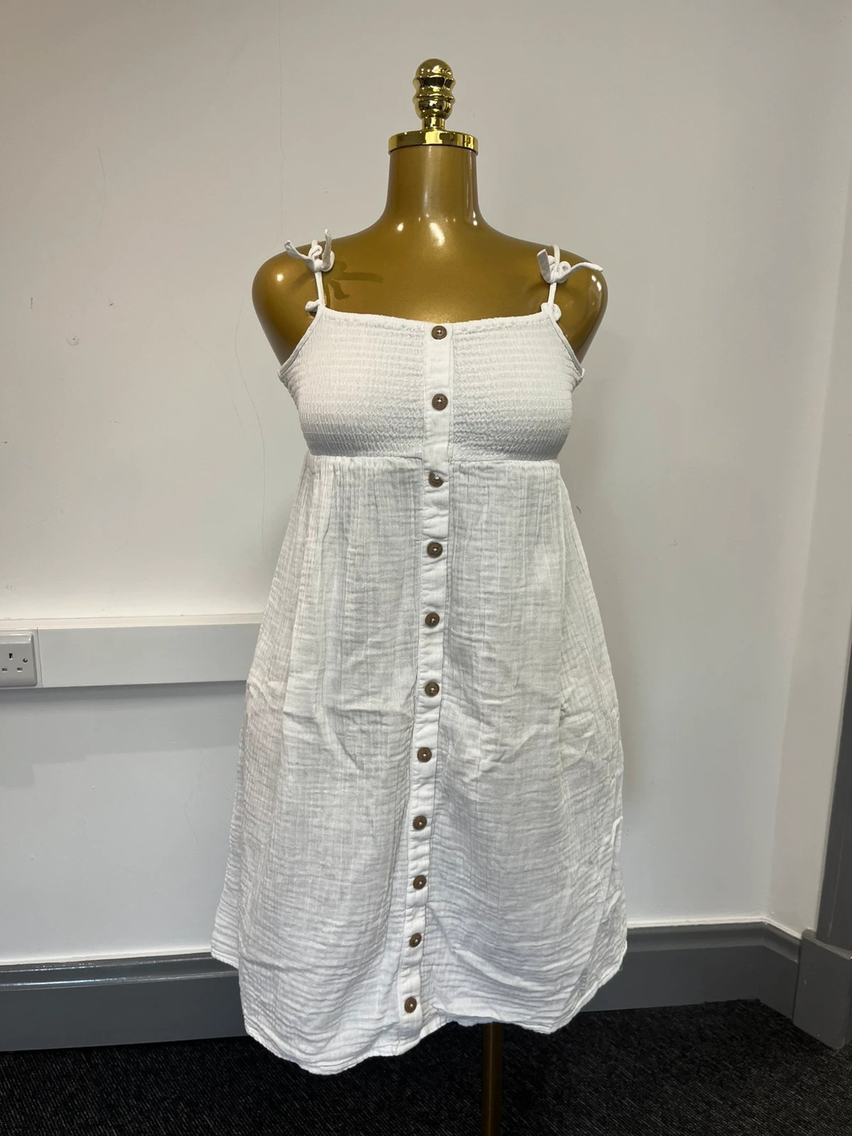 M&S Kids Girls White Smocked Button Front Dress Age 8-9