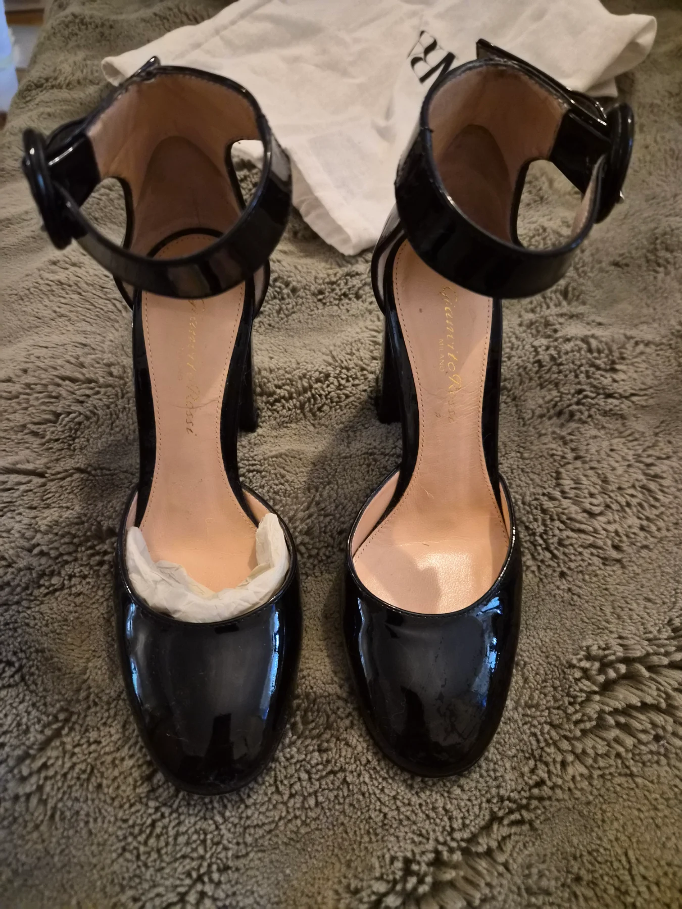 Woman's gianvito rossi heels 1.5