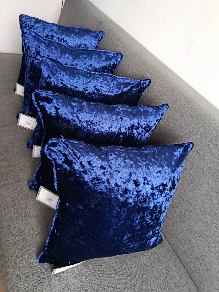 Set of 5xRoyal Blue crushed velvet cushions with inners included