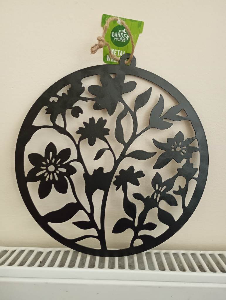 Garden metal wreath