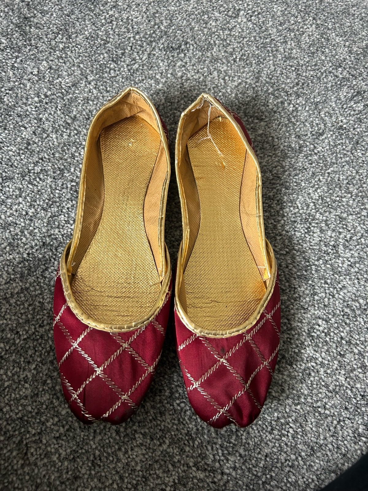 Women’s traditional khusa