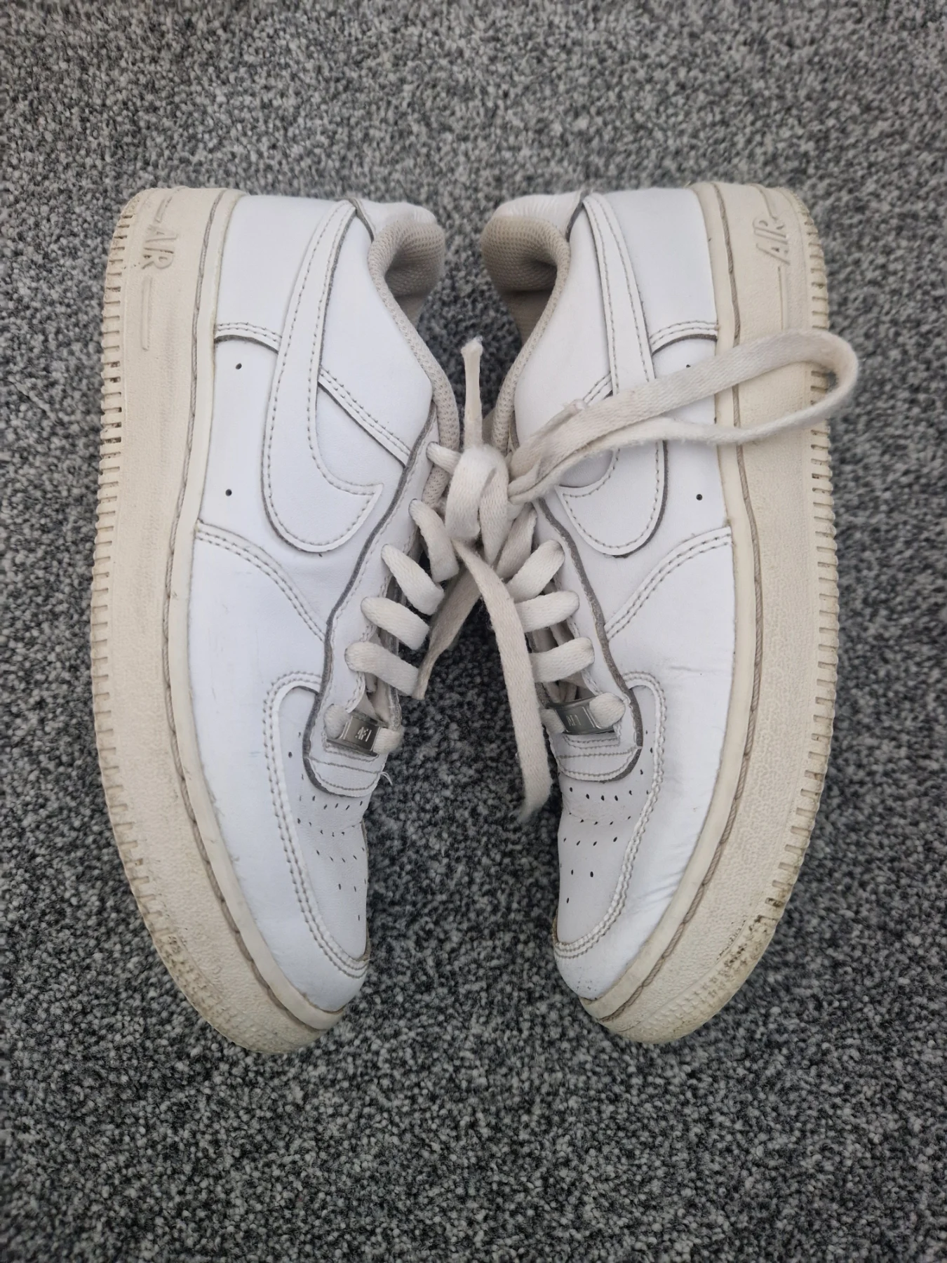 Nike white trainers UK size 5 in good condition