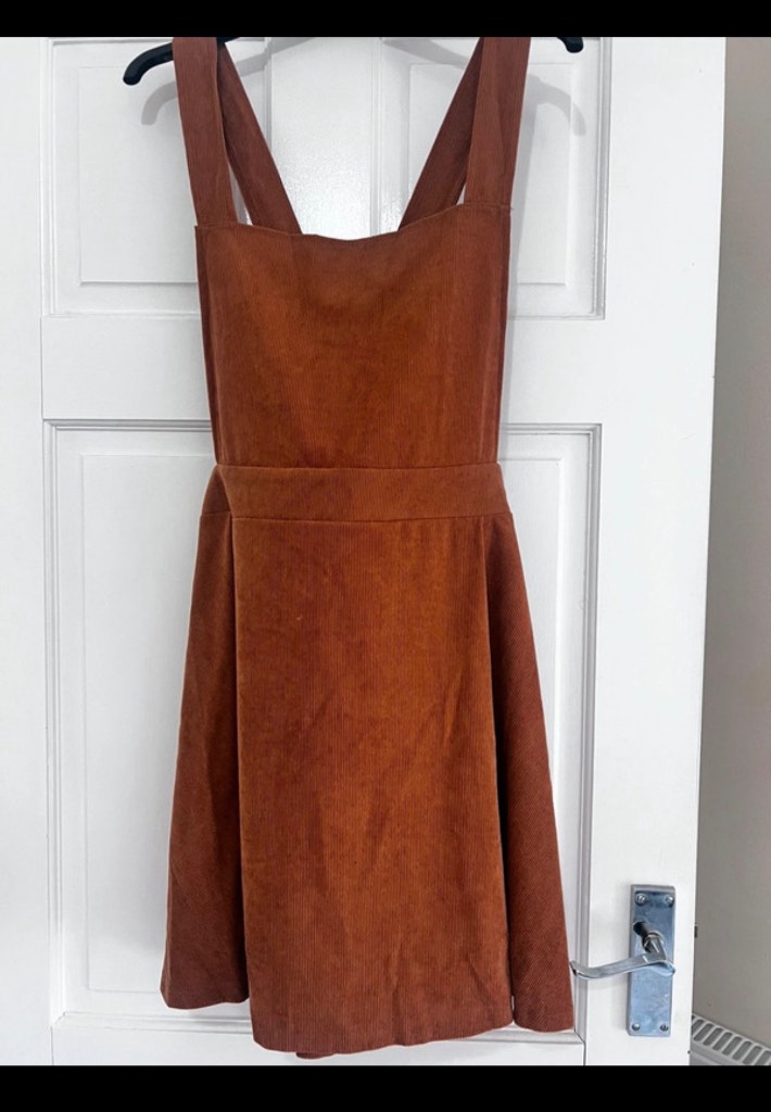 Pinafore dress
