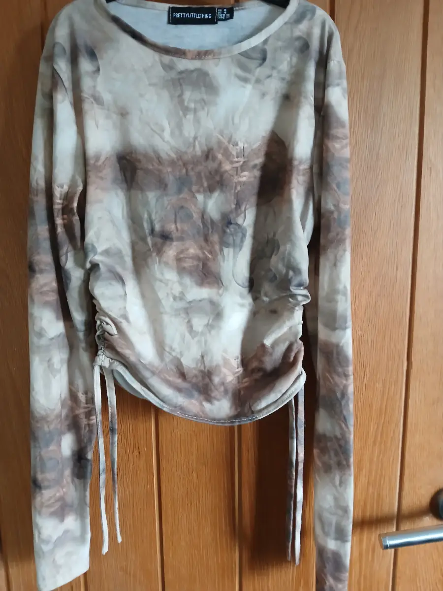 PrettyLittleThing Ruched top size 8