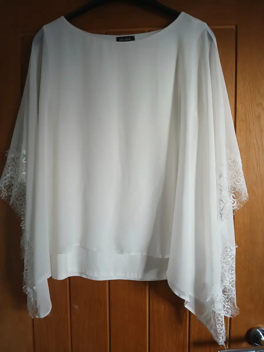 Dusk Ivory lace trim Blouse size 14