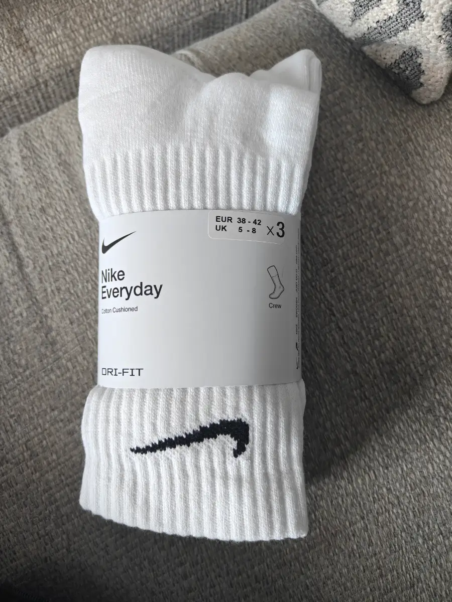Nike everyday crew socks size 5-8uk 3pk bnwt