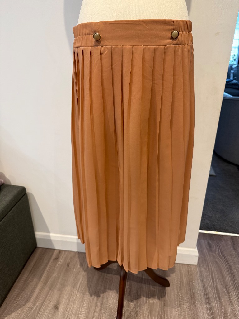 Women’s/ladies brown/dark beige pleated calf length skirt