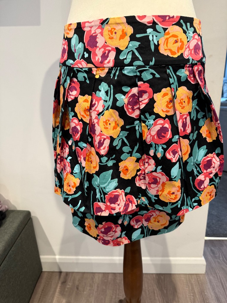 Women’s/ladies short floral skirt