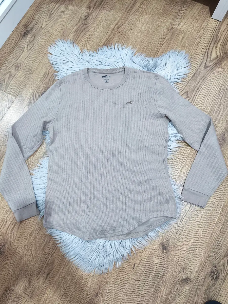 Hollister Long Sleeve T-shirt