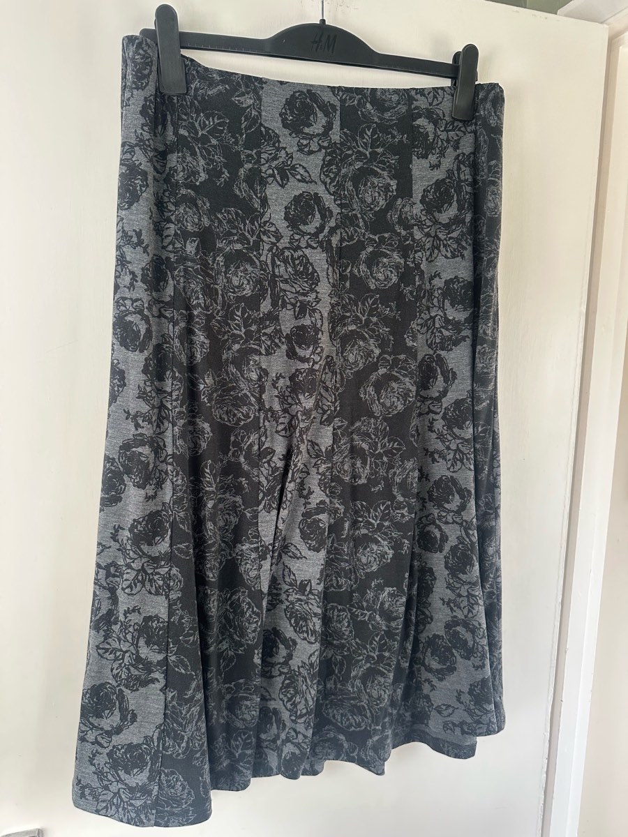 Lovely Per Una Size 16 Grey Maxi Skirt
