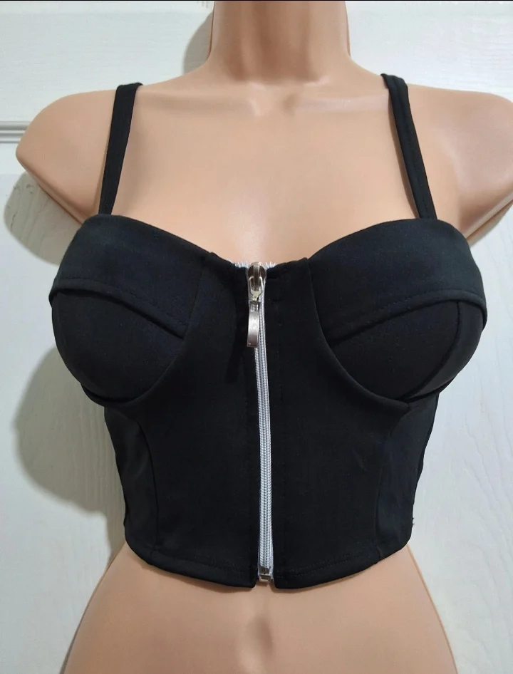 Chic Black Crop Top With Zipper - Size UK S