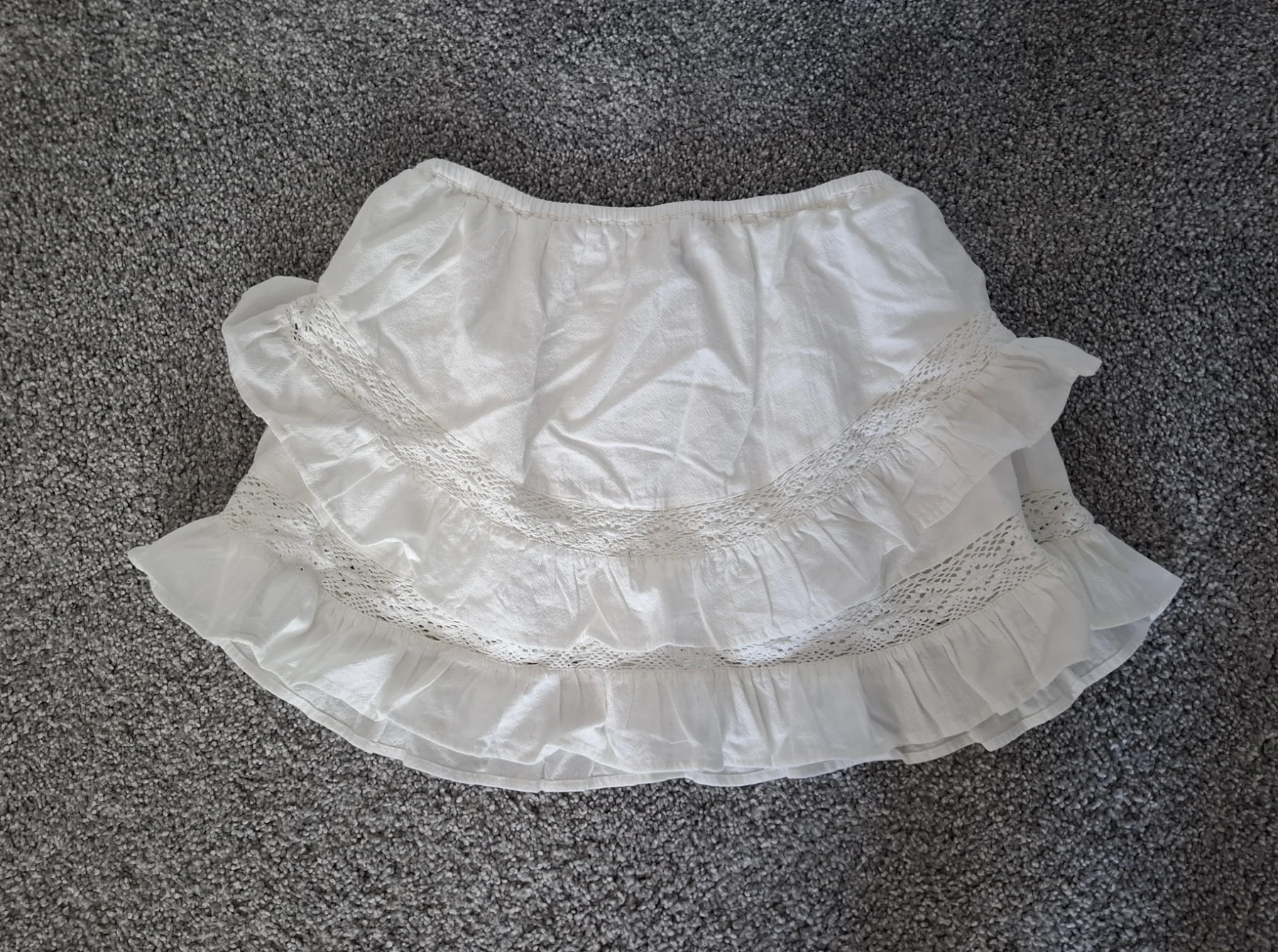 Size S H&M short white skirt