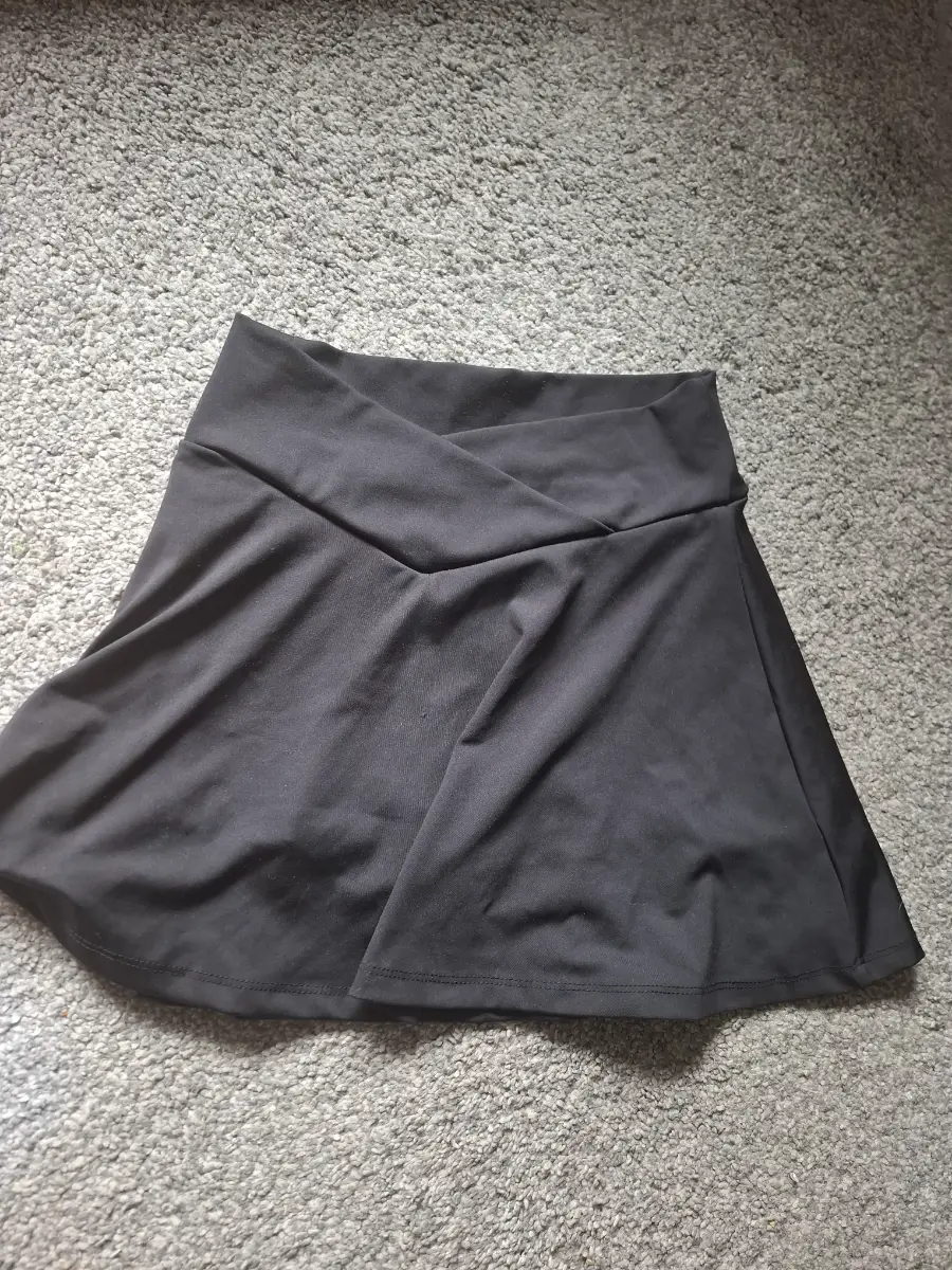 Age 10-11y New look black Skorts