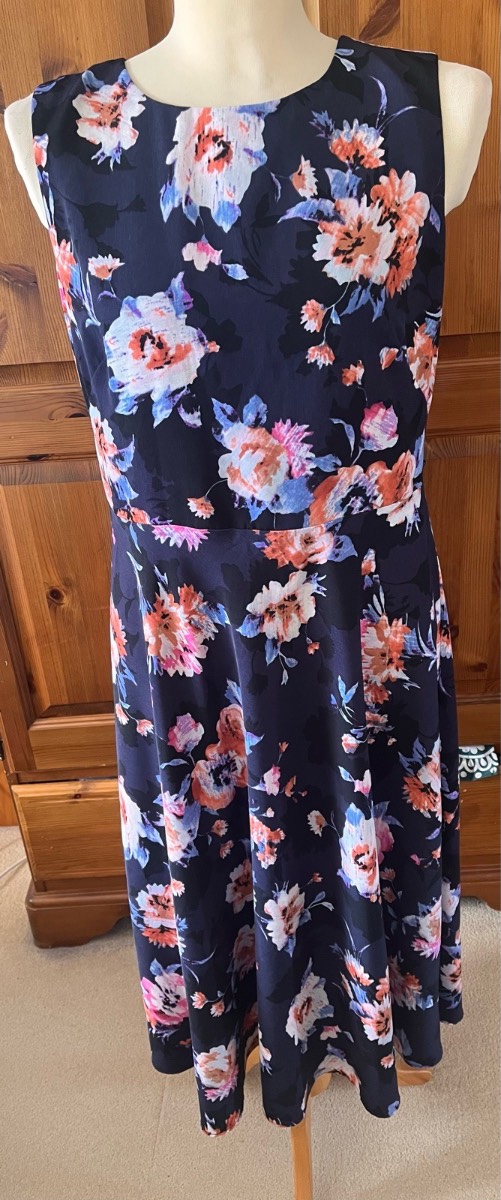 Papaya sleeveless dark blue floral maxi dress size 14