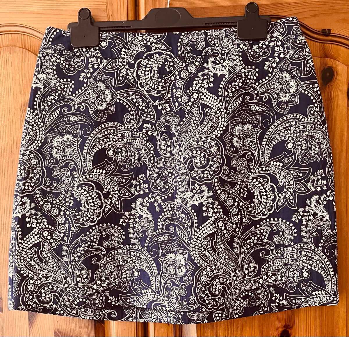 New Look inky blue paisley pencil slim knee length skirt size 14 NWOT