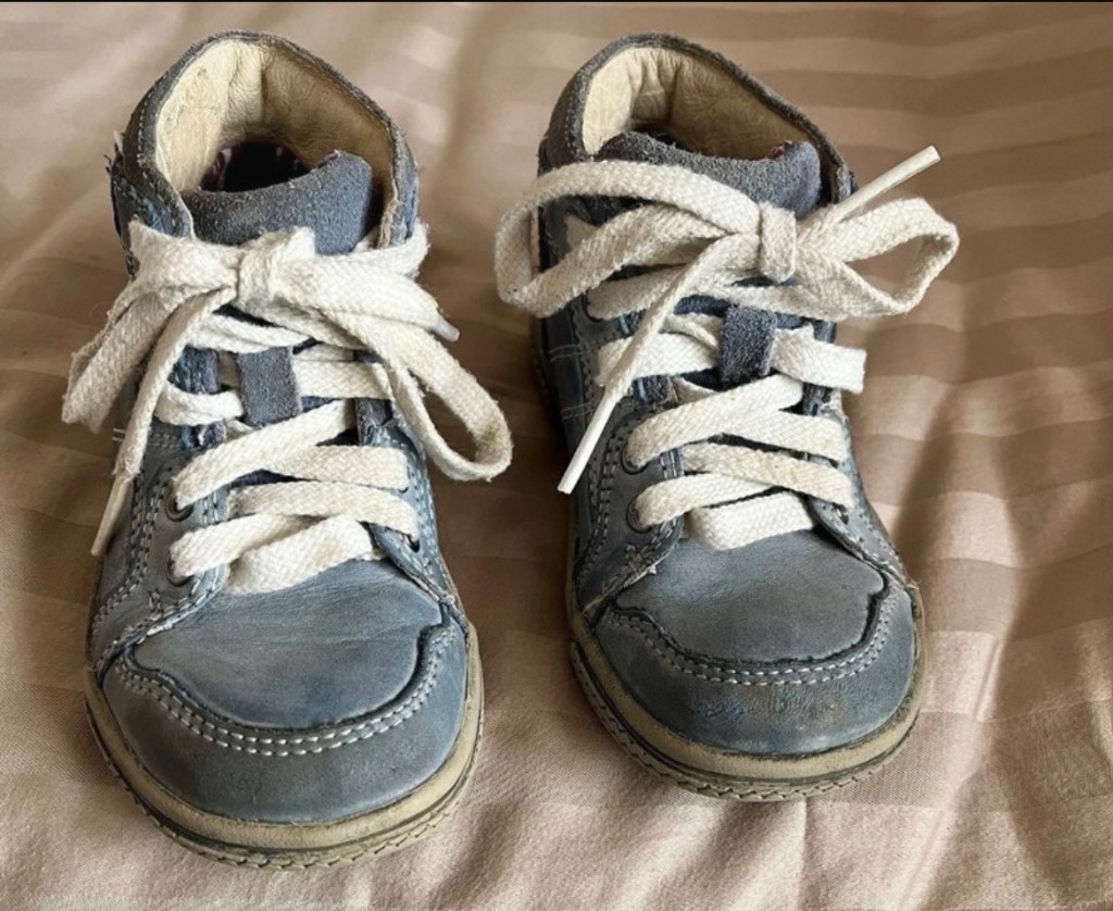 Clarks denim blue boots Unisex leather boys/girls size 7F
