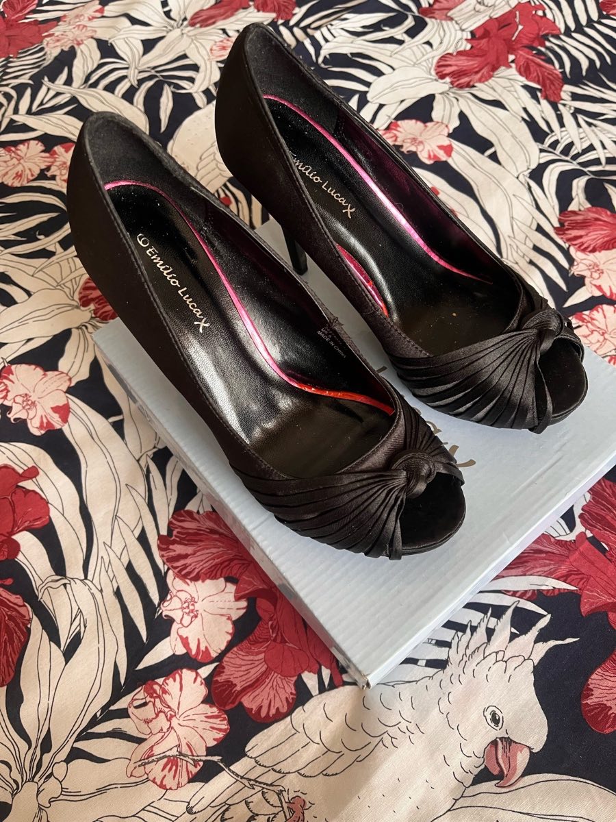 Emilio Luca "Dawn" black satin peep toe stiletto court shoes size 6