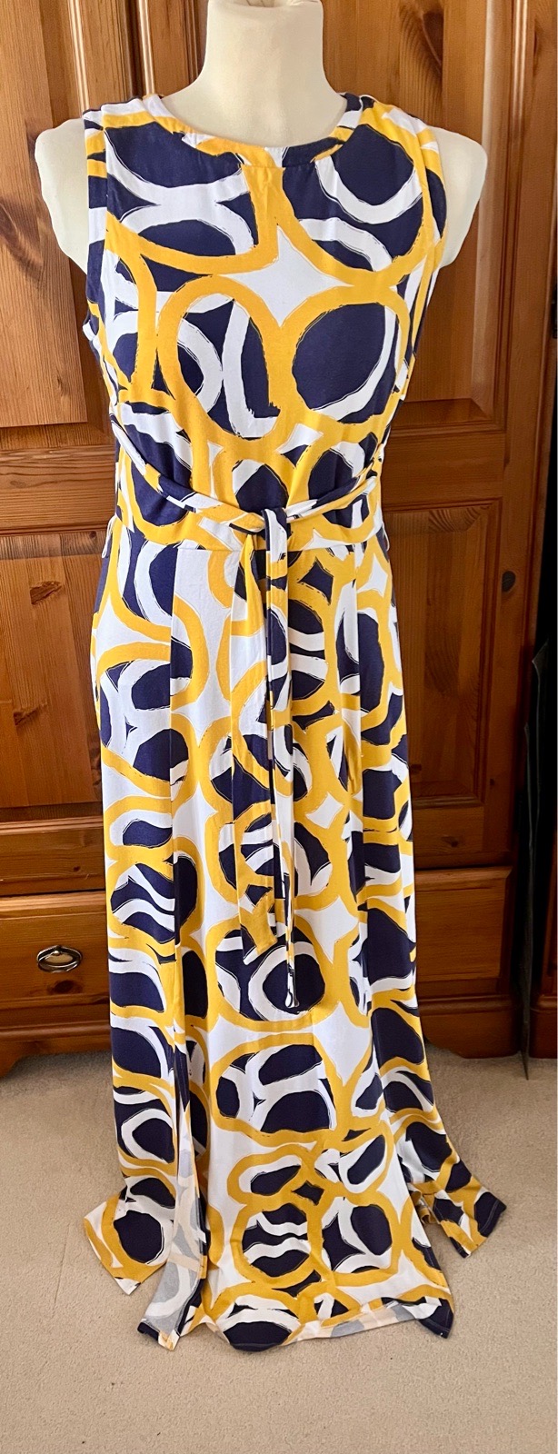 Phase Eight sleeveless navy, yellow & white maxi dress with matching pashmina size 12