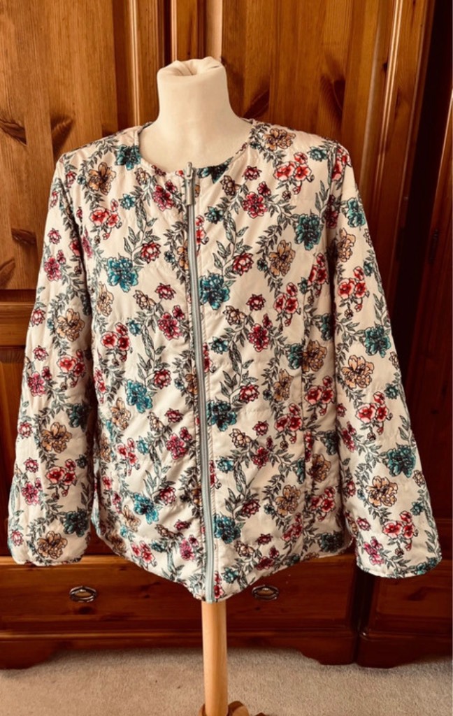 Cotton Traders long sleeved reversible quilted jacket Size 22 NWOT