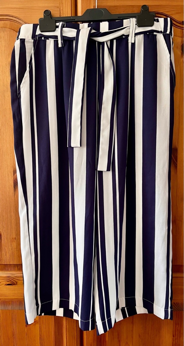New Look navy & white striped wide leg trousers size 16 NWOT