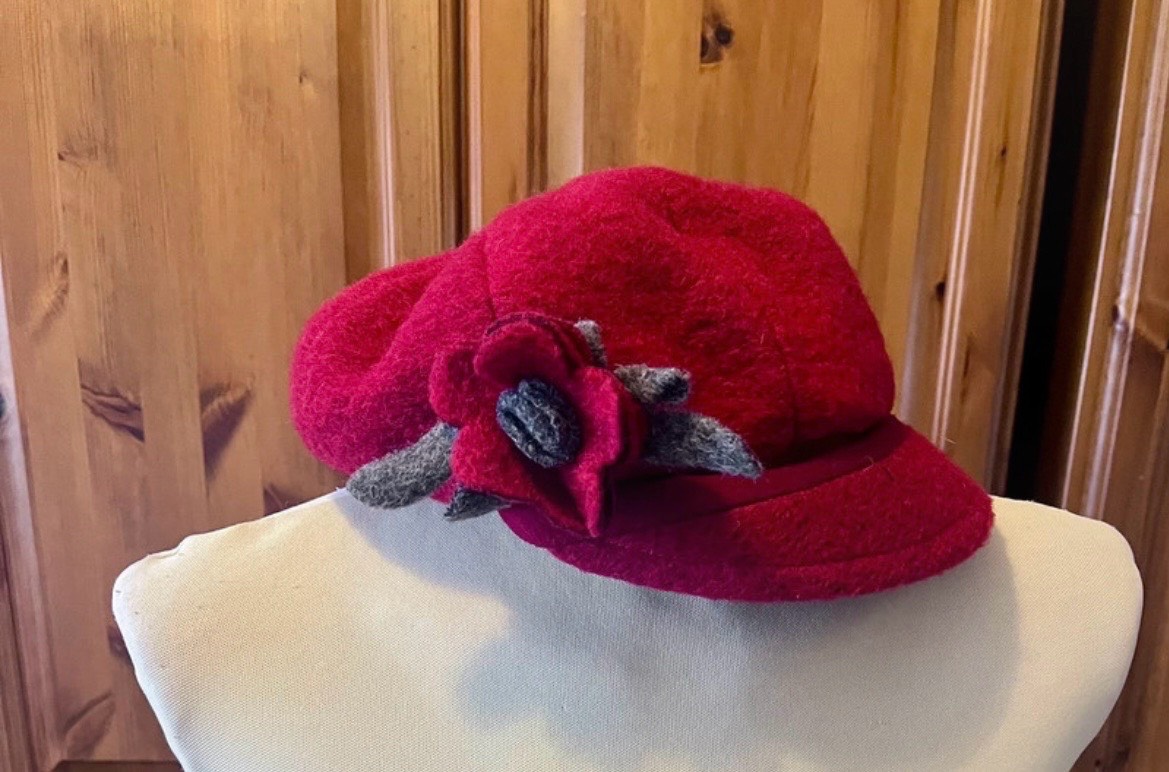 Bao Hats deep red wool baker boy hat cap flower embellishment one size