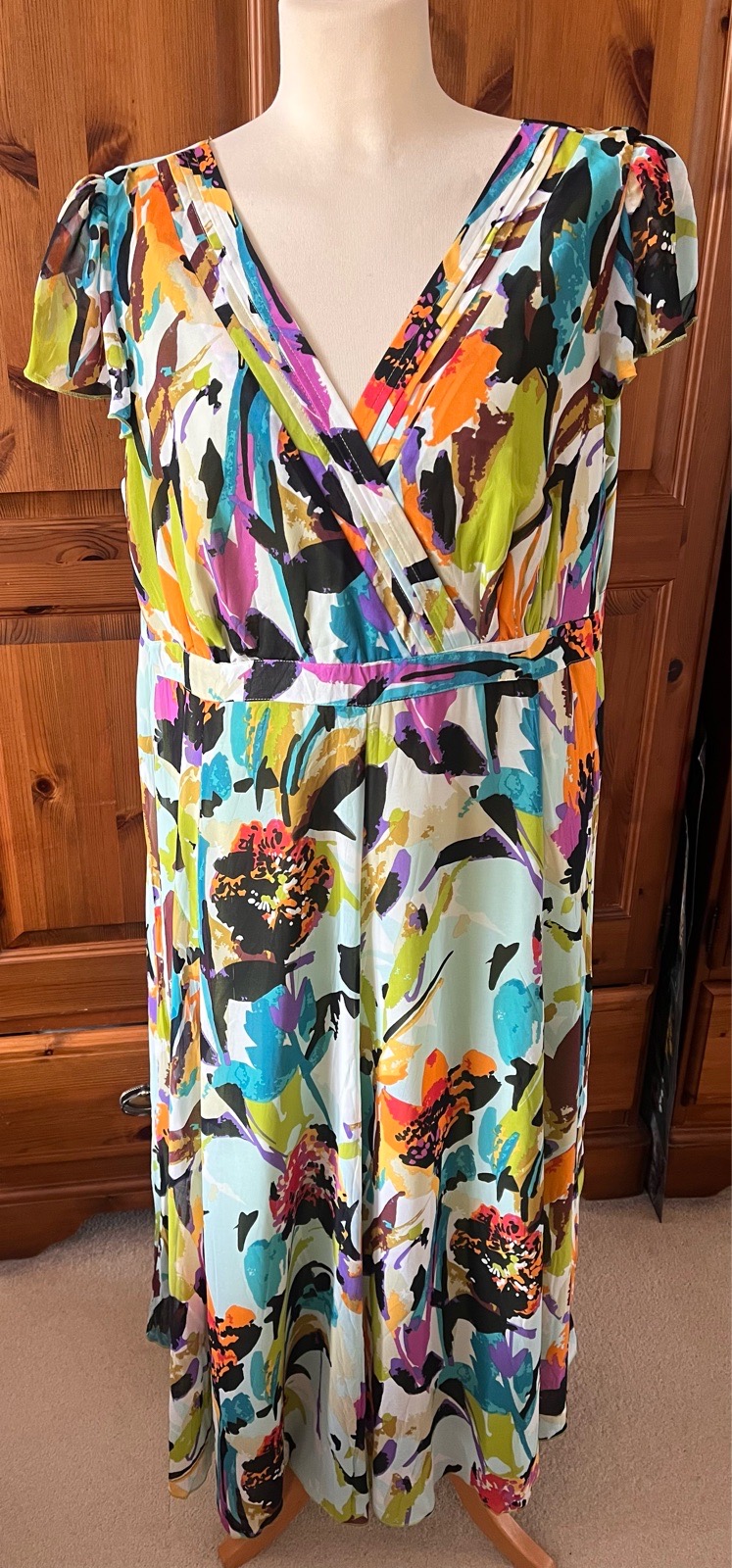 Per Una short sleeved multicoloured midi dress floaty size 20L