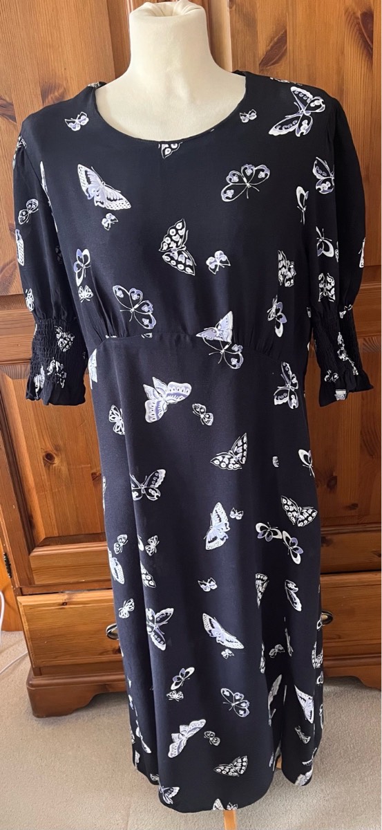 Nobody's Child black butterfly patterned maxi dress size 16
