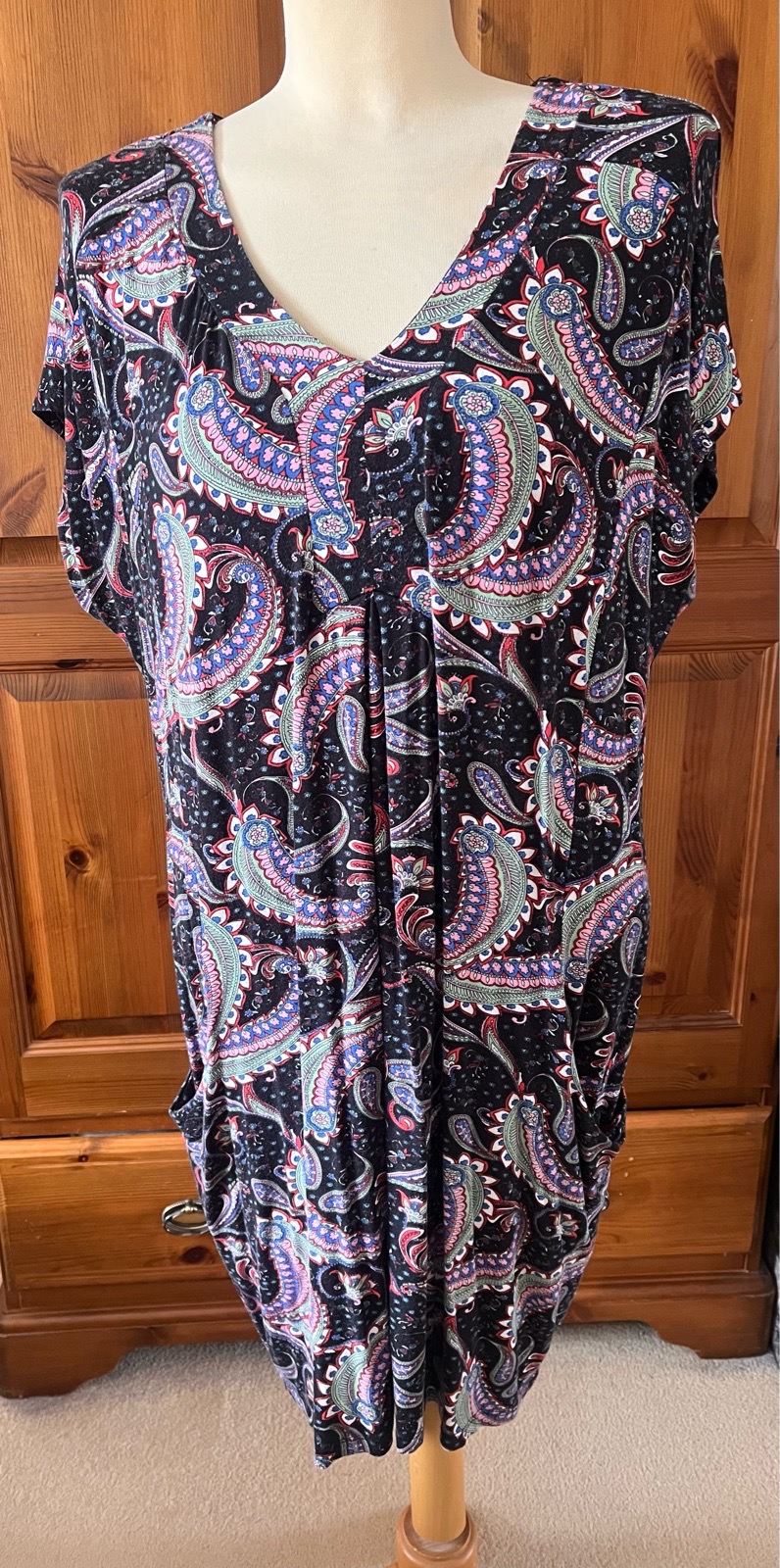 TU cap sleeved dark paisley stretch knee length dress size 20