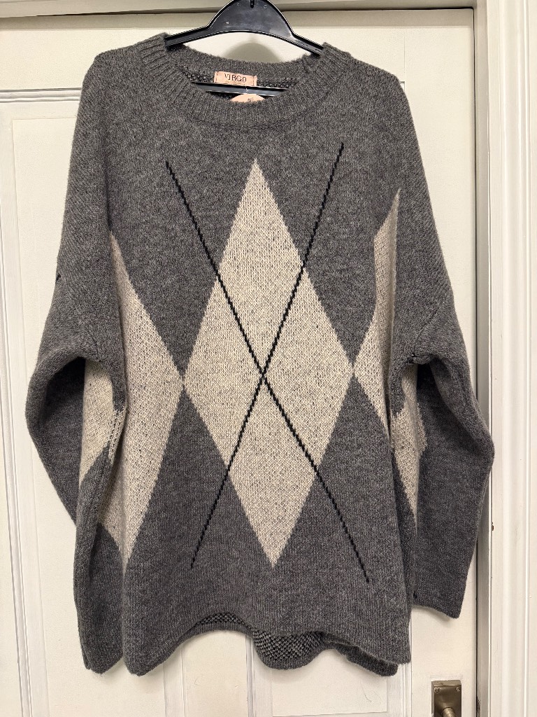 Virgo boutique one size jumper in grey & cream