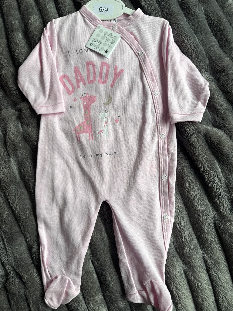 Watch me grow pink I love daddy Sleepsuit 6/9 months
