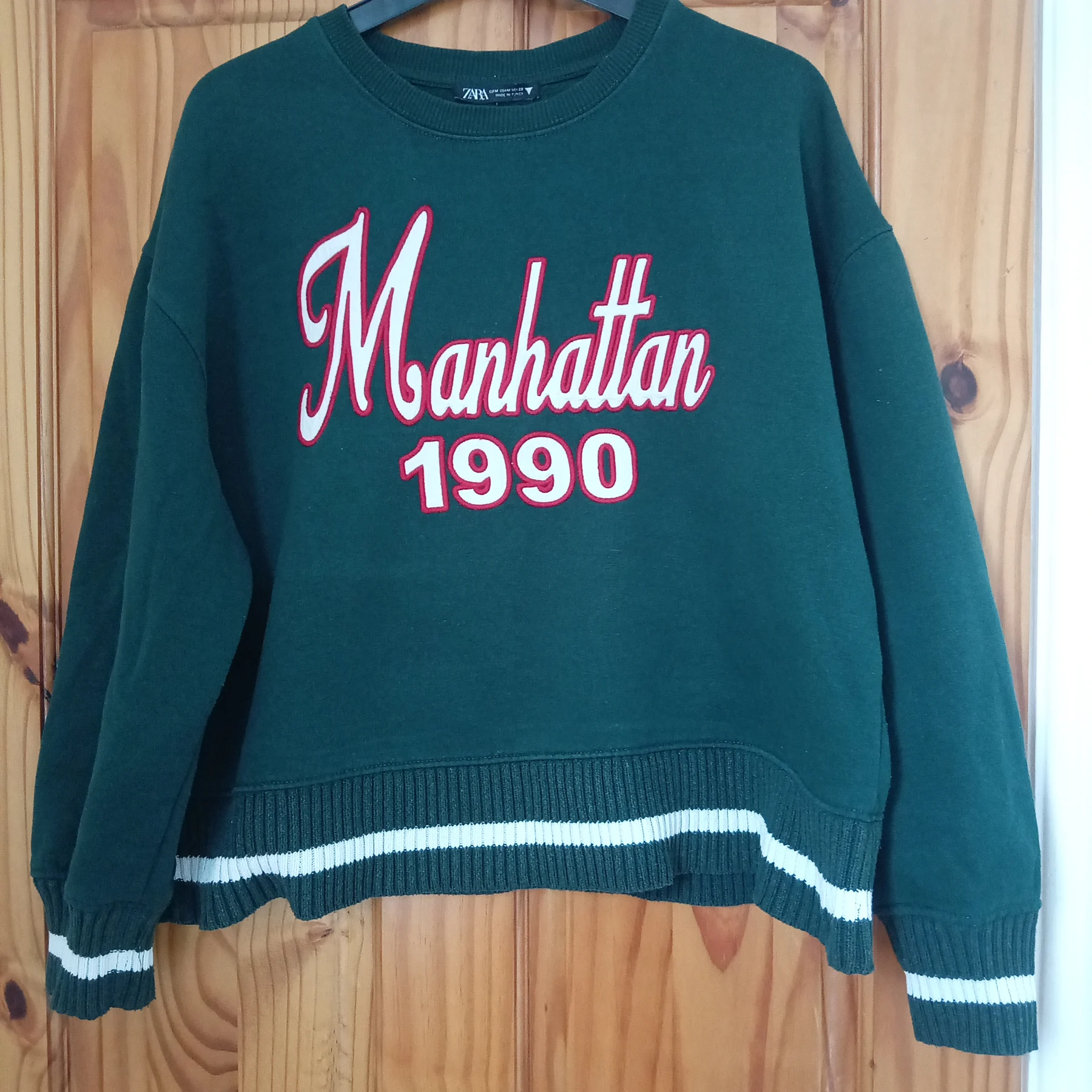 Zara Y2K Manhattan 1990 Sweatshirt Green Retro Graphic Jumper Size M
