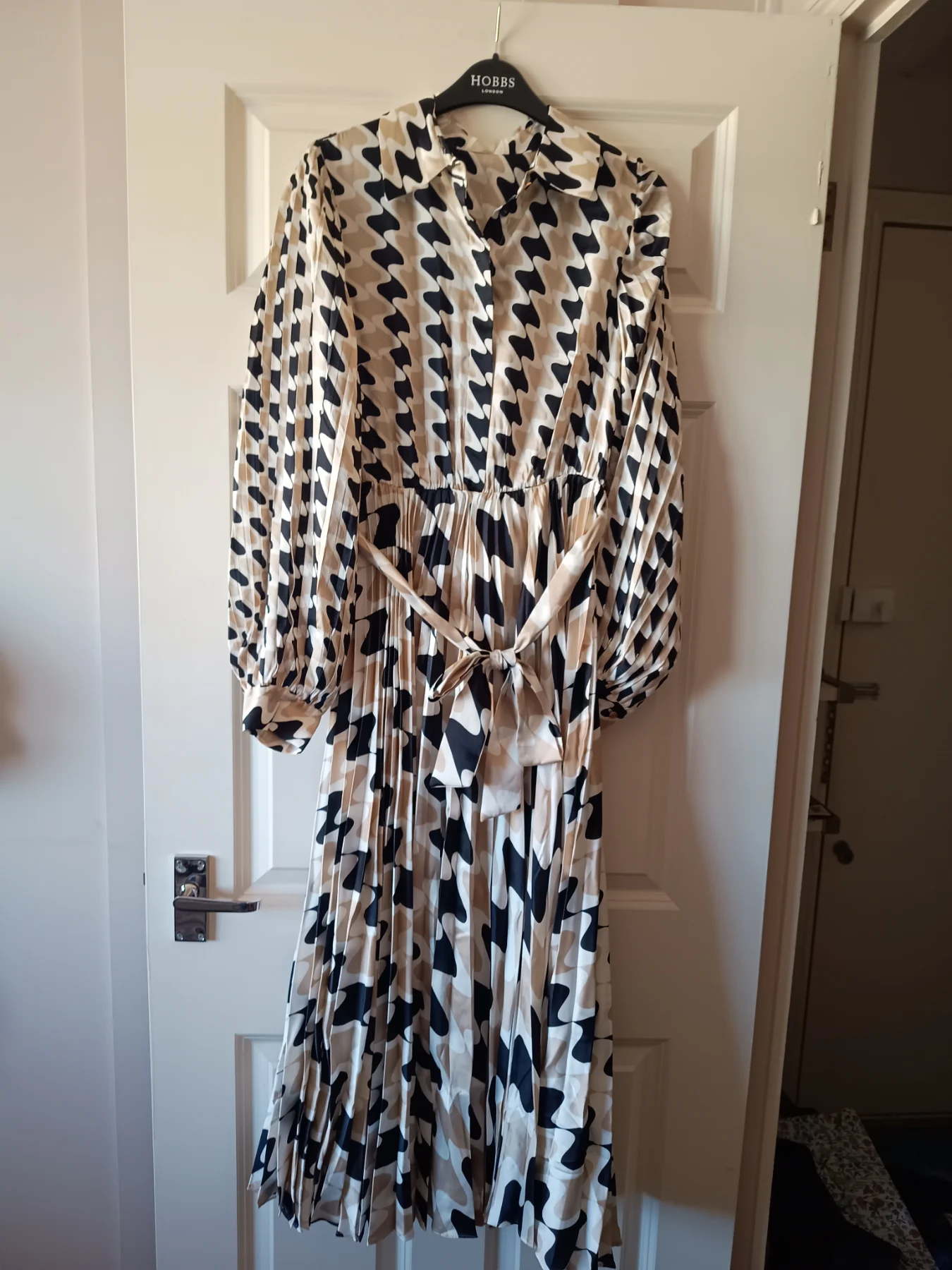 Phase eight gorgeous pleated silky feel dress size 10 BNWT new with tags