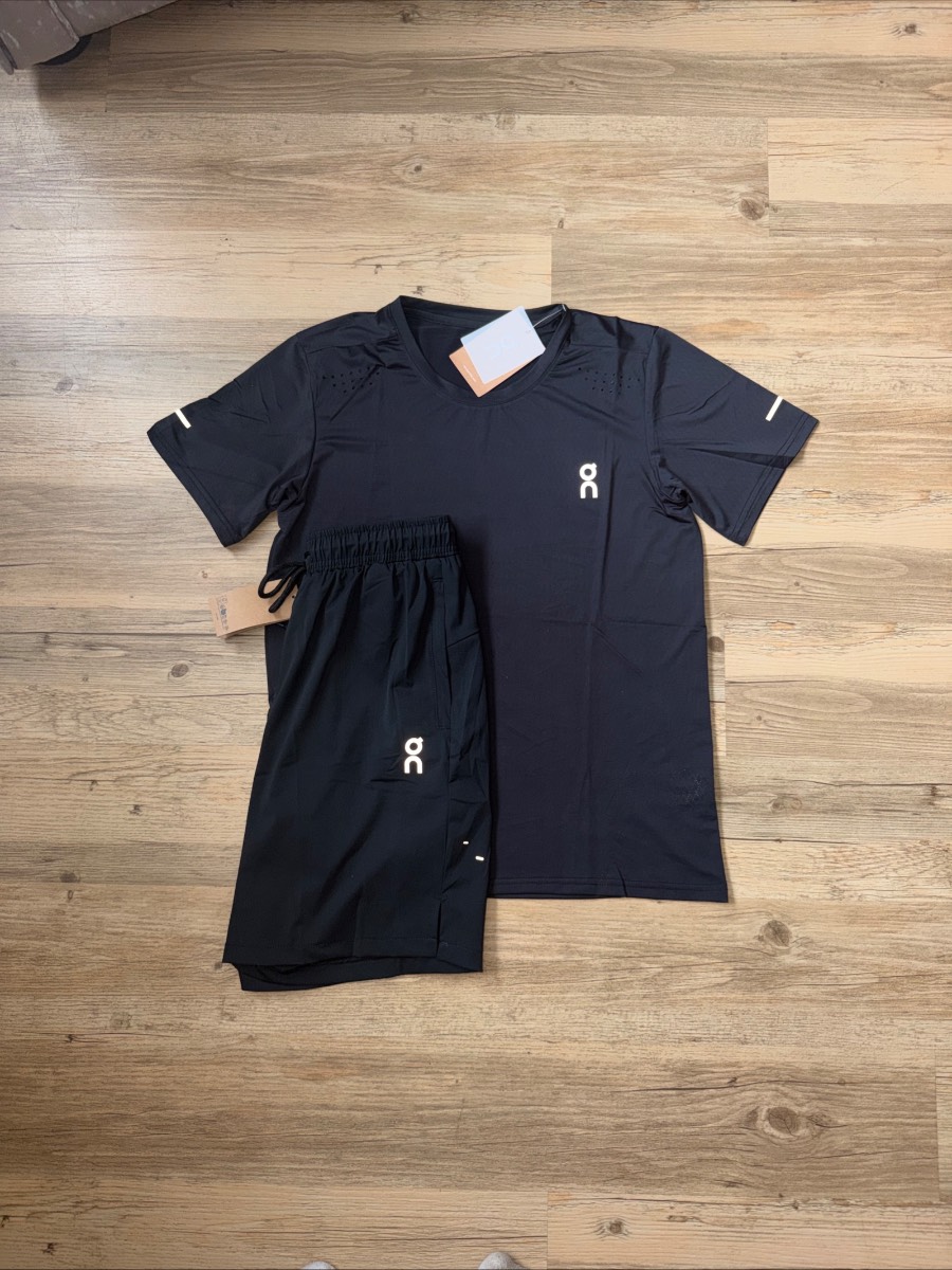 black On cloud activewear set men’s medium